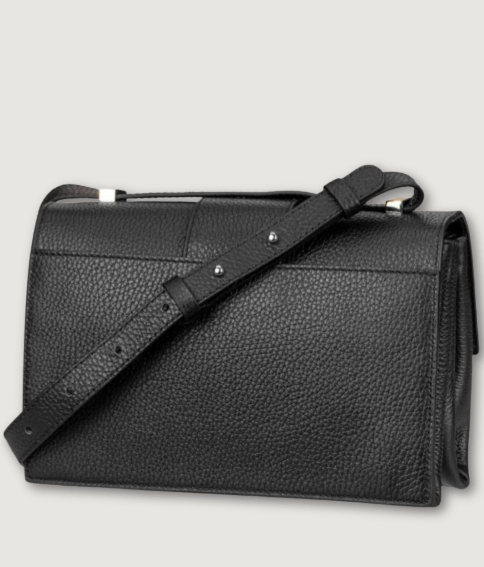 Coccinelle Arlettis Black Leather Crossbody Bag|შავი ტყავის მხარზე გადასაკიდი ჩანთა